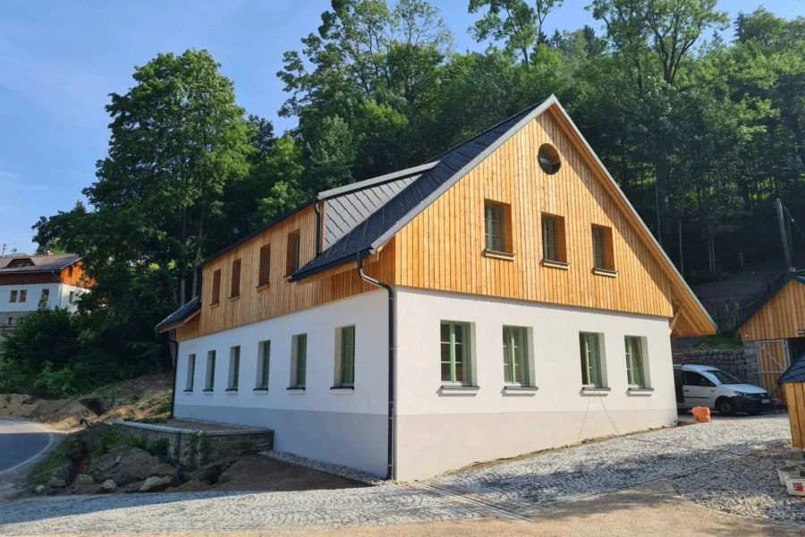 Janov - exterier 2 Janov - exterier 2